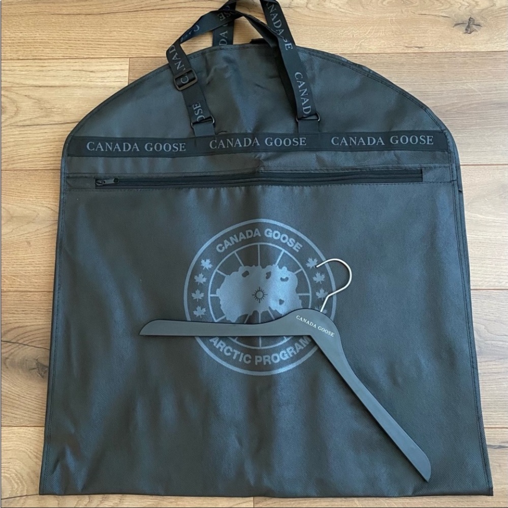 Canada goose garment bag and hanger